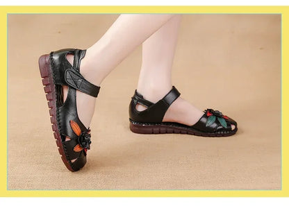 New 2025 Ladies Flat Sandals Soft Leather Anti-Slip Bottom Ethnic Style Comfortable Soft Surface Design for Elderly People