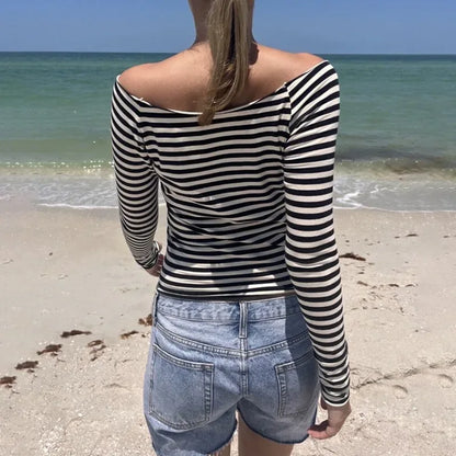 Autumn sexy off shoulder long sleeved black white contrasting color stripes slash neck T-shirt
