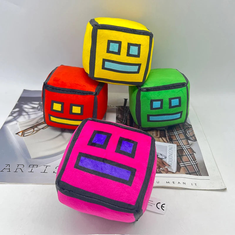 Peluche Cube Geometry Dash de 12 cm pour Halloween, petit coussin en peluche, pendentif carré, cadeau mignon pour les enfants