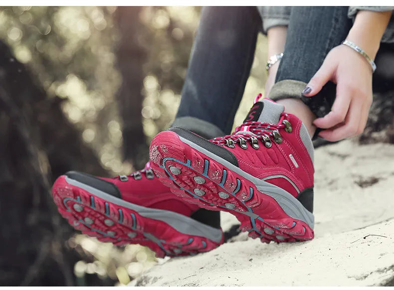 New Men's Winter Boots Warm Plush Snow Boots Outdoor Non-Slip Couple Hiking Boots High-Top Waterproof Sneakers Men's Ankle Boots