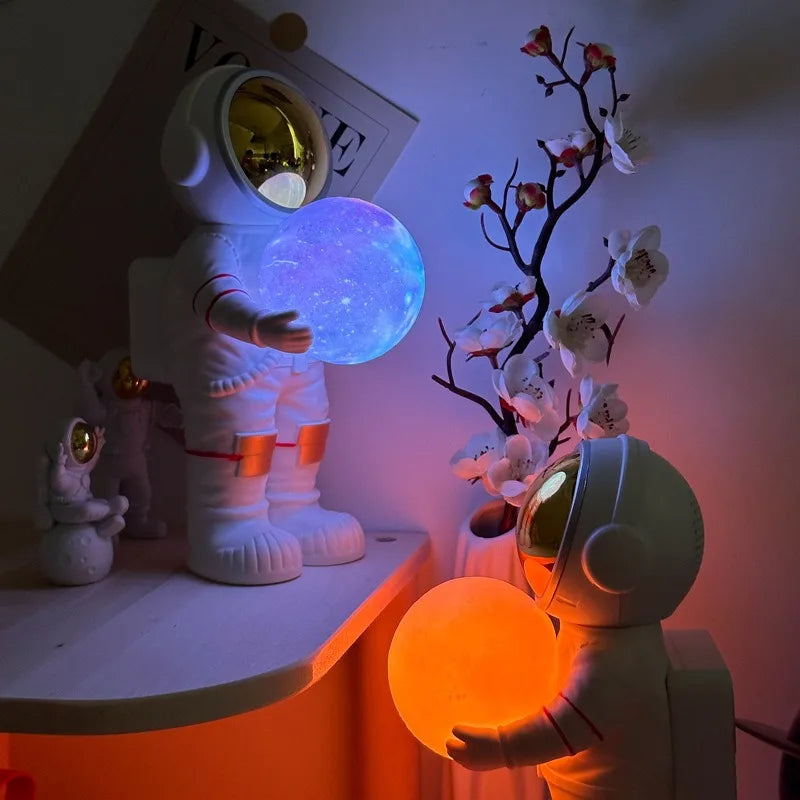 Space Man Hugging the Night Sky Bluetooth Speaker Dreamy Starry Sky Audio System Subwoofer Night Light Decoration Creative Gift
