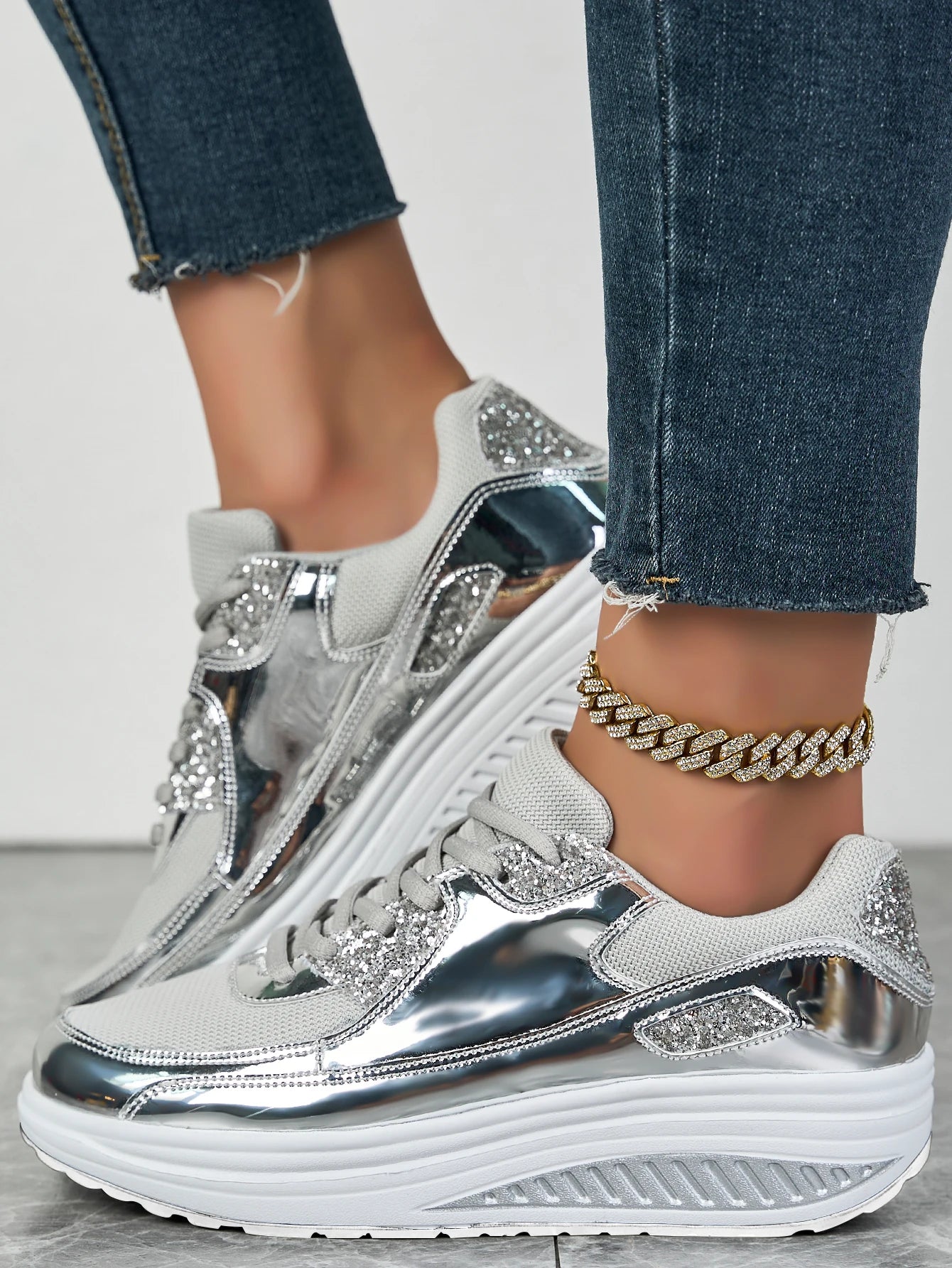 Women's flat mesh sports shoes spring and autumn new lace-up breathable comfortable fashion fitness women's shoes