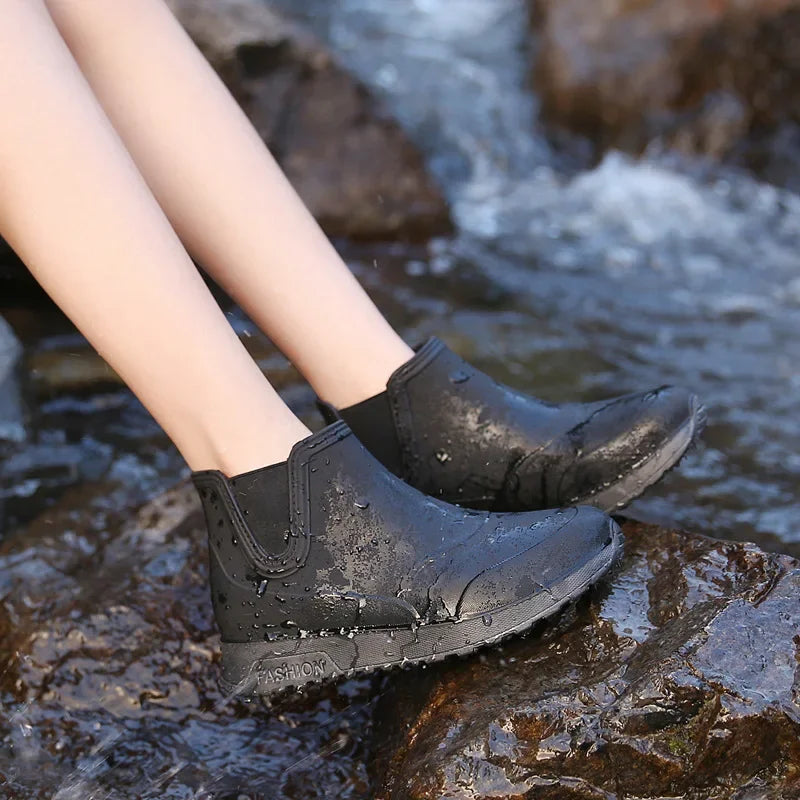 Fashionable Winter Short Ankle Women's Rain Boots Waterproof Slip Resistant Car Wash Shoes Adult Fleece Lined PVC Ladies Footwea