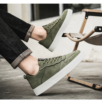 Men's Shoes Spring and Autumn New Style Green Black Red Sports Shoes Soft Sole Breathable Men's Low-Top Versatile Casual Shoes