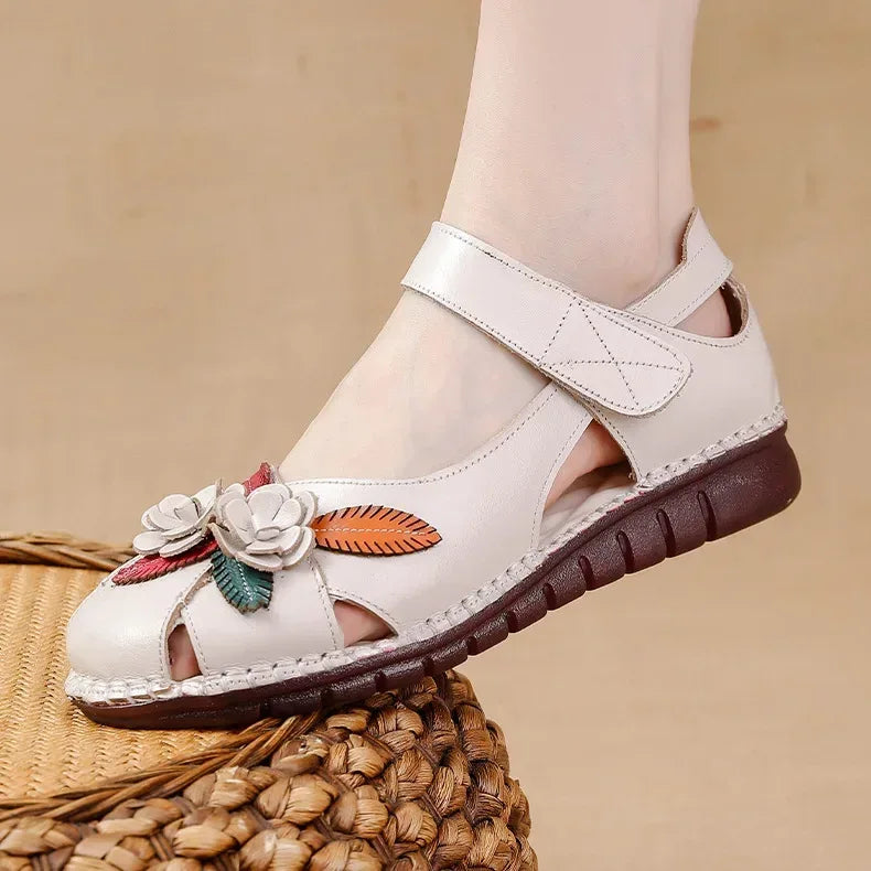 New 2025 Ladies Flat Sandals Soft Leather Anti-Slip Bottom Ethnic Style Comfortable Soft Surface Design for Elderly People