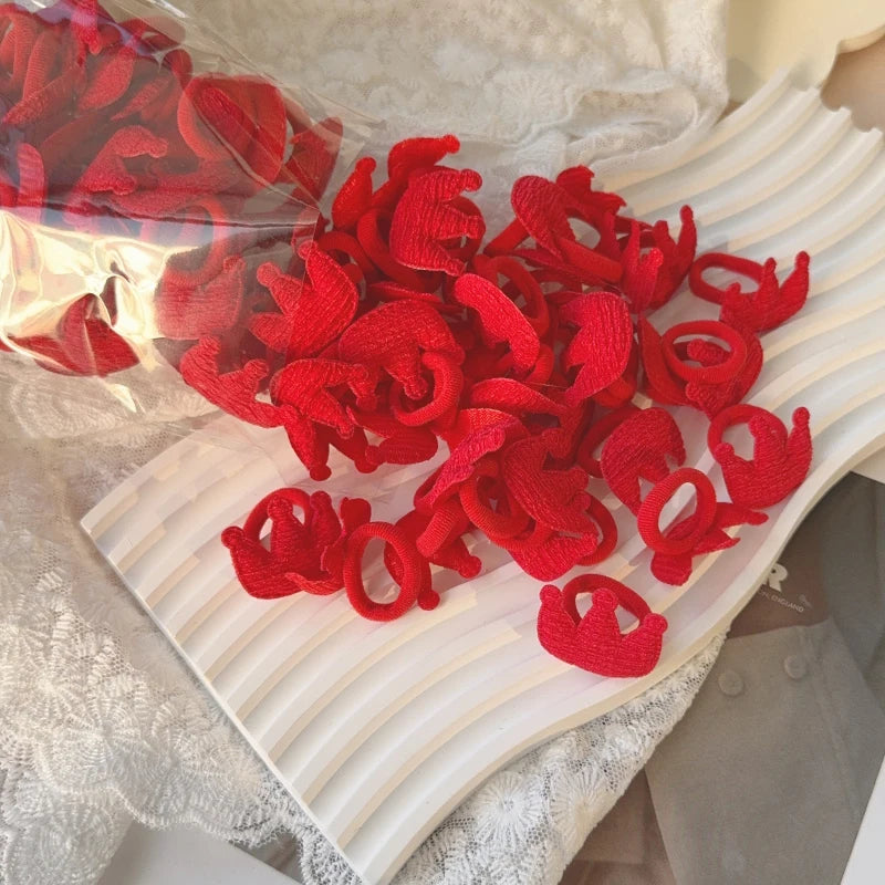 Lot de 10 élastiques à cheveux rouges pour filles, motif couronne et papillon, pour le Nouvel An. Sans danger pour les cheveux. Cordon en caoutchouc pour queue de cheval.