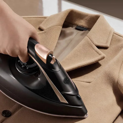 Handheld Portable Steam Iron Compact for Home Use Dry And Wet Ironing Clothes Smoothing Machine