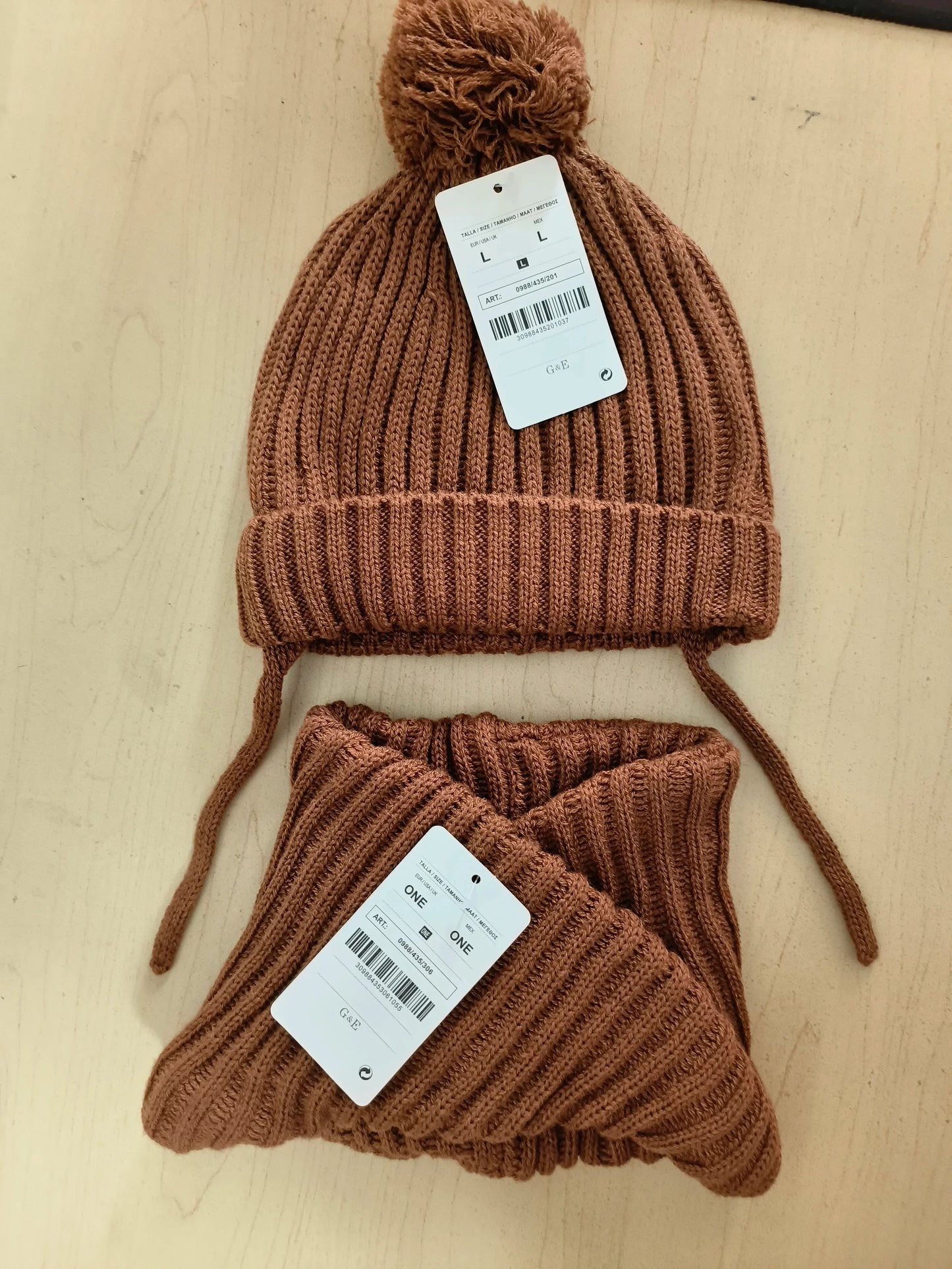 2024 baby girl and baby boy  child children's spring autumn winter Solid knitted hat and knitted infinity scarf