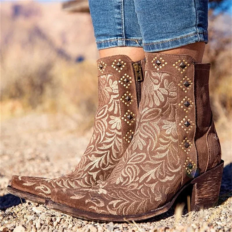 Autumn Winter Ladies Boots Casual Embroidery Zipper Ankle Boots Rivet Western Pointed Toe Low-heel Warm Boots For Ladies Shoes