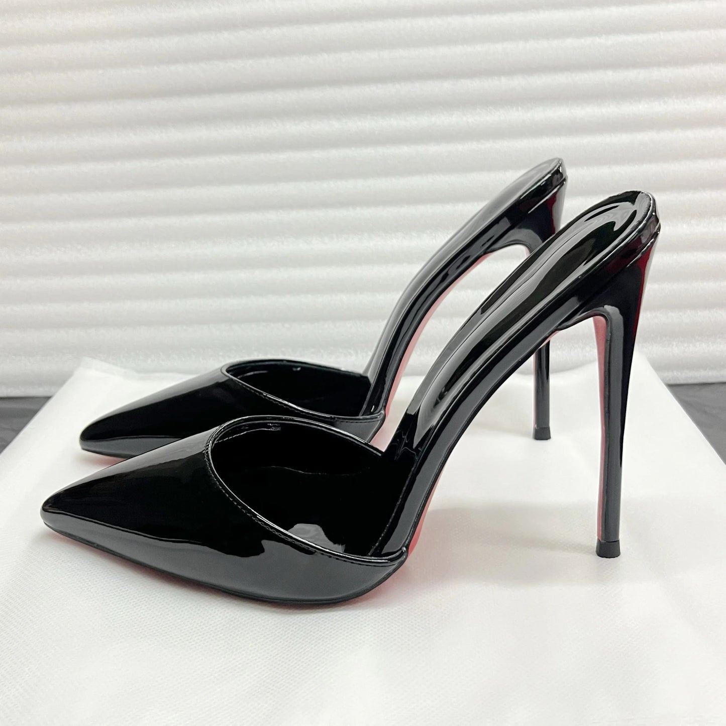 Summer black patent leather high heels with pointed toes shallow mouth thin heels slippers sexy versatile plus size lazy shoes