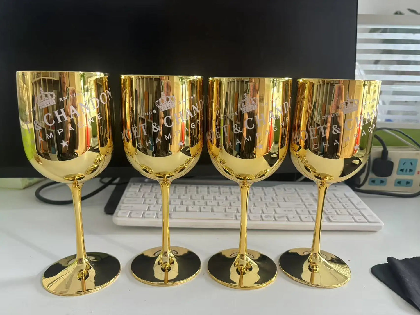 4pcs 480ml Plating Electroplated Shiny 16Oz Plastic Red Wine Glasses Plastic Champagne Flutes Cup Goblet For Party Wedding