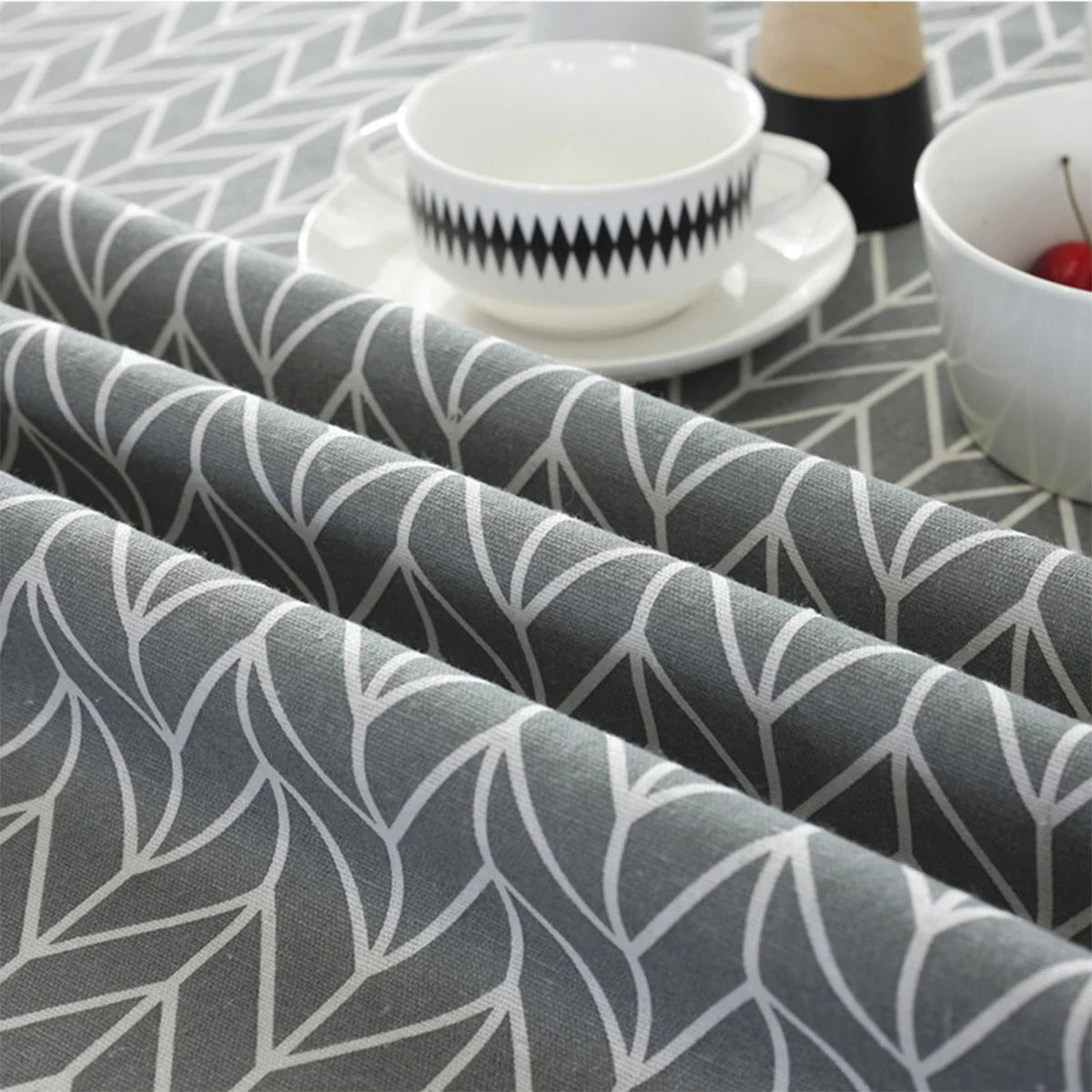 Round Tablecloth Washable Table Cloth Decorative Table Cover for Wedding Holiday Christmas Party Picnic Dining Room Table Covers