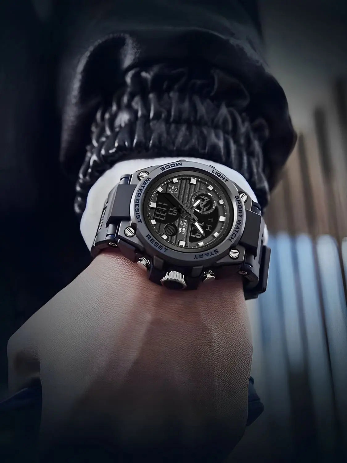 New electronic watch with night light dual display multifunctional watch for boys, students, teenagers, outdoor sports trend