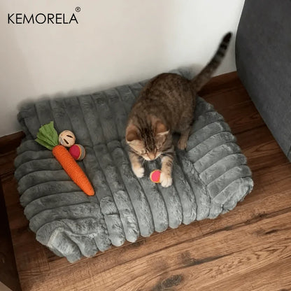 KEMORELA 1PC Striped Cat Sofa Bed Soft Polyester Pet Bed Breathable for All Seasons Suitable for Small to Medium Catsor Sleeping