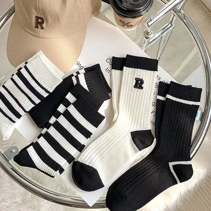 1 Pairs Fashion Black White Stripe Cotton Women Long Socks Versatile Simplicity Autumn Women's Sock New Hot Sale