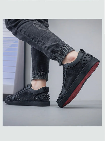 New Fashion Silver Trainers Glitter Spiky Shoes Men Lace Up Sneakers Low Top Shoes Red Sole Man Designer Sneaker With Spikes