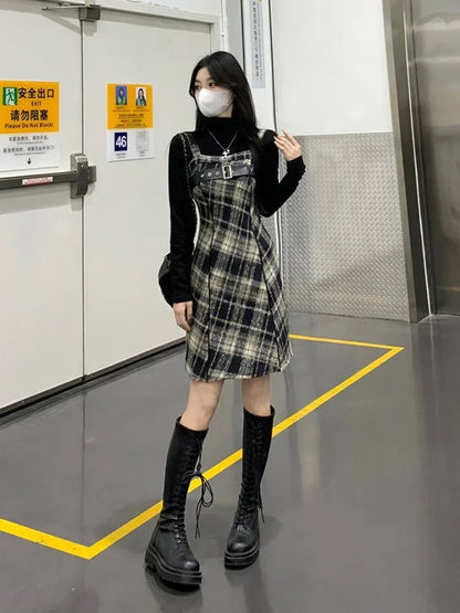 Ensemble deux pièces vintage français décontracté : chemisier moulant et mini-robe élégante et féminine pour femme d'affaires, collection automne 2024 coréenne.