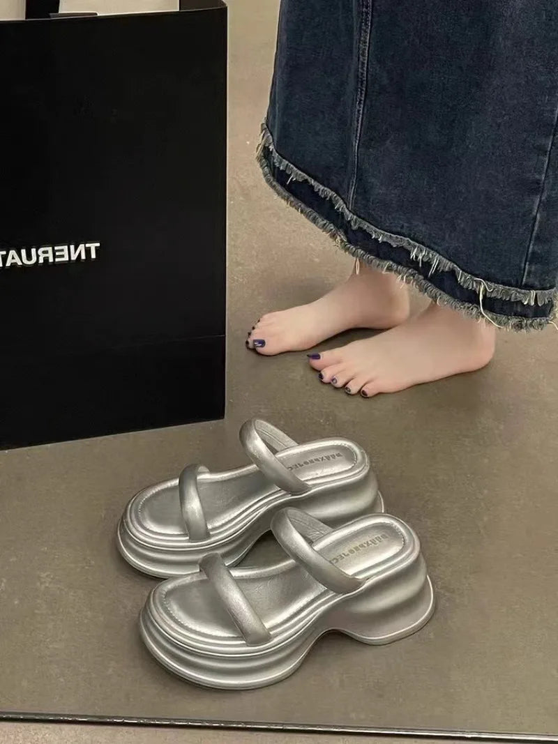 Women's Slippers Fashion Thick-soled Casual Sandals 2025 Summer New Beach Slippers for Women Platform Sandals Sandalias De Mujer