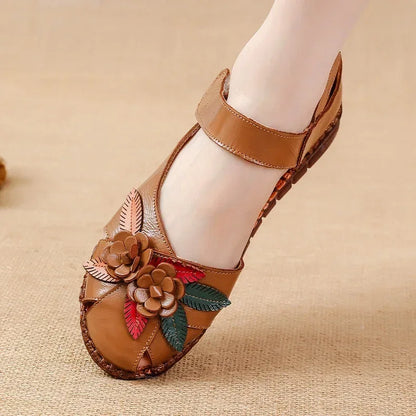 New 2025 Ladies Flat Sandals Soft Leather Anti-Slip Bottom Ethnic Style Comfortable Soft Surface Design for Elderly People