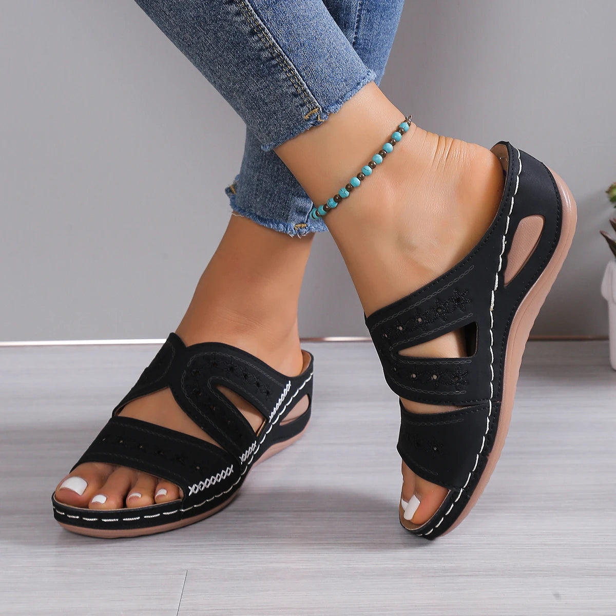 2025 New Summer Women Wedge Sandals Embroidery Thick Sole Open Toe Slippers Fashion Retro Casual Light Female Platform Slides