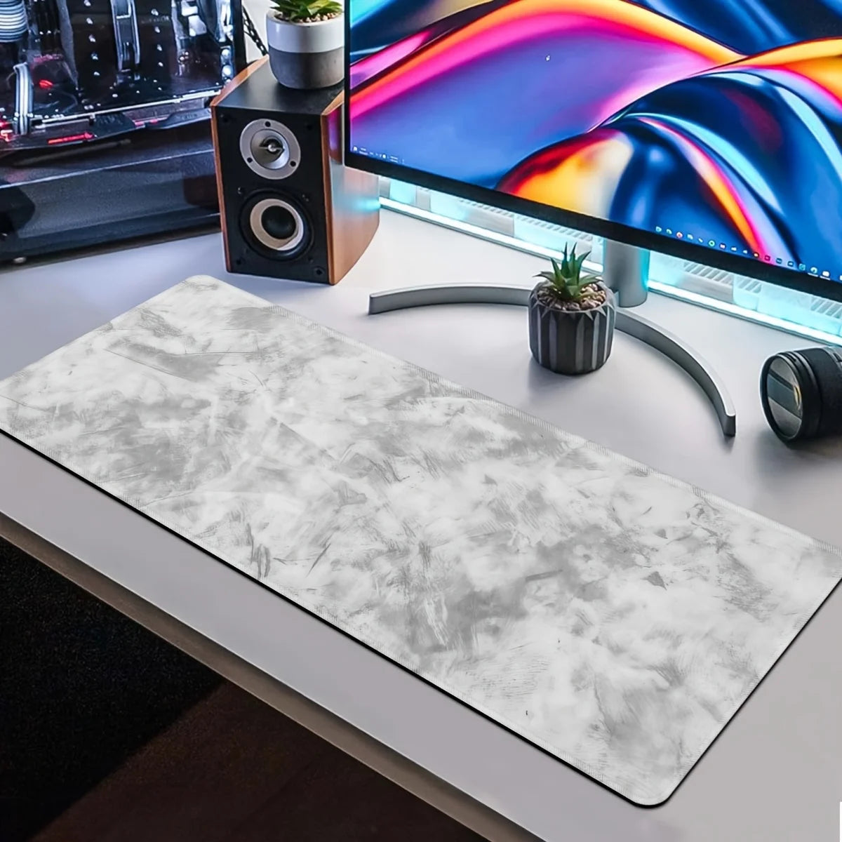 Sleek Grey - Toned Desk Mat: Non - Slip PC Accessory for Gaming & Office, Large - sized with a Minimalist Design
