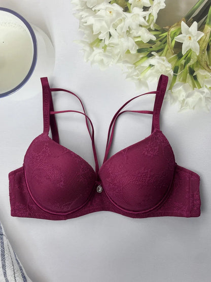 Thin on the top and thick on the bottom, lace ladies underwear, small breasts, big thick cups, sexy gathered bra