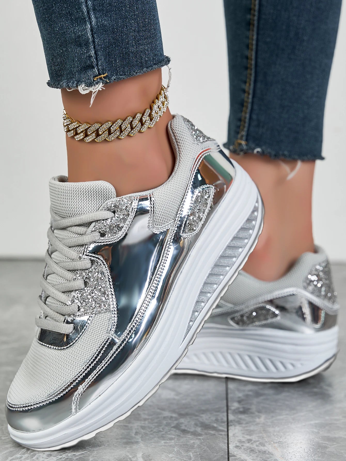 Women's flat mesh sports shoes spring and autumn new lace-up breathable comfortable fashion fitness women's shoes