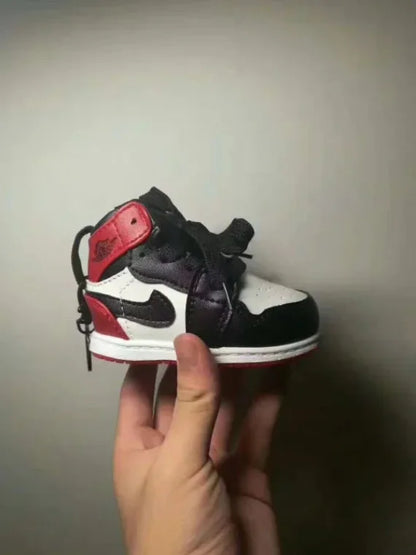 High Quality Portable Battery Charger Powerbank Coconut Sneakers 750 Shoe Power Bank 8000mAh  For All Phone