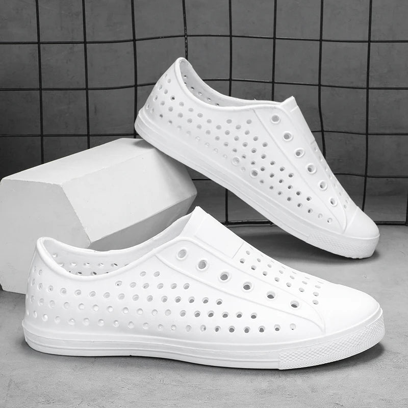 New beach sandals perforated shoes men's anti slip work shoes summer garden shoes water shoes ultra light outdoor walking shoes