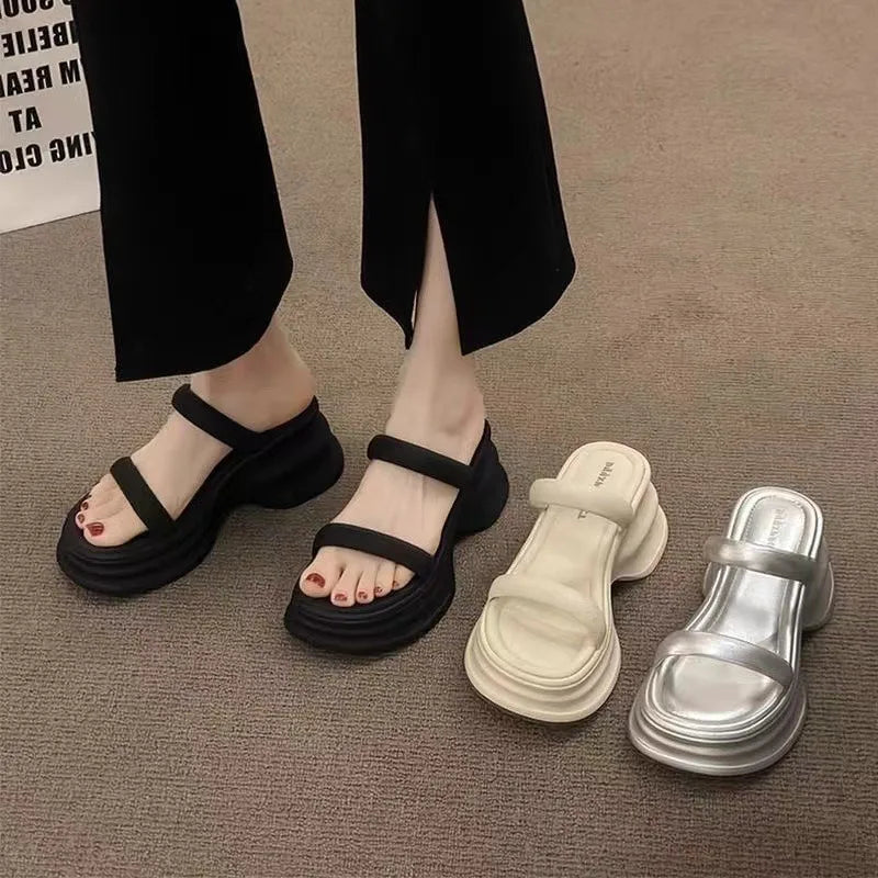 Women's Slippers Fashion Thick-soled Casual Sandals 2025 Summer New Beach Slippers for Women Platform Sandals Sandalias De Mujer