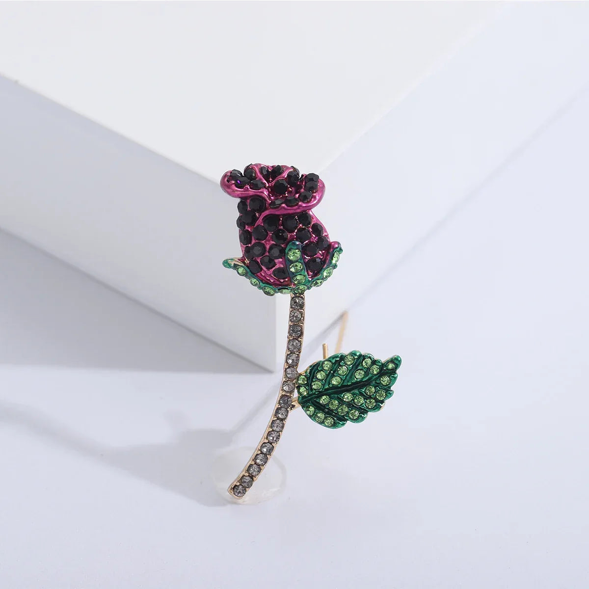 Valentine's Day Enamel Rose Brooches for Women Rhinestone Plant Flower Pins Banquet Party Backpack Gifts Jewelry Accessories