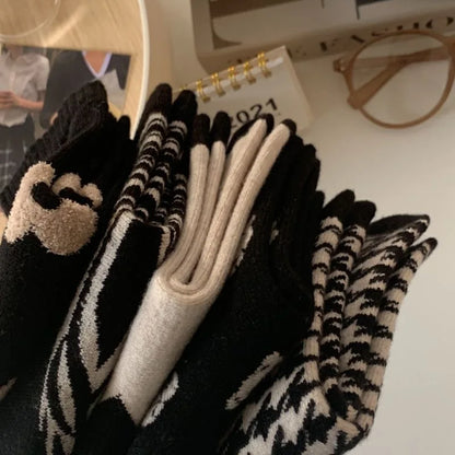 5 Pairs Women's mid Calf Socks with Cute Bear Design Breathable Soft Floral Print Casual Socks for Comfortable Wear