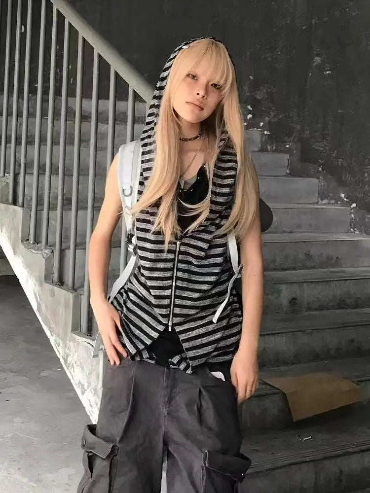 Hot Girl Gothic Vintage Slim Fake Two Piece Tops Women Subculture High Street Striped Sleeveless Hooded T-shirts New Y2k Outfits