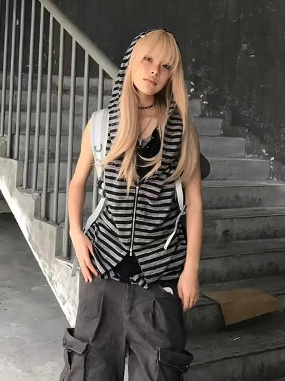 Hot Girl Gothic Vintage Slim Fake Two Piece Tops Women Subculture High Street Striped Sleeveless Hooded T-shirts New Y2k Outfits