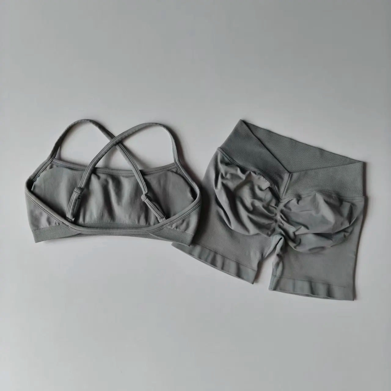 Seamless Yoga Shorts Set Yoga Women's Fitness Tight Bra Top Vest Gym Set Elastic Hip Lifting Gym Shorts Sports 2pcs Workout Suit