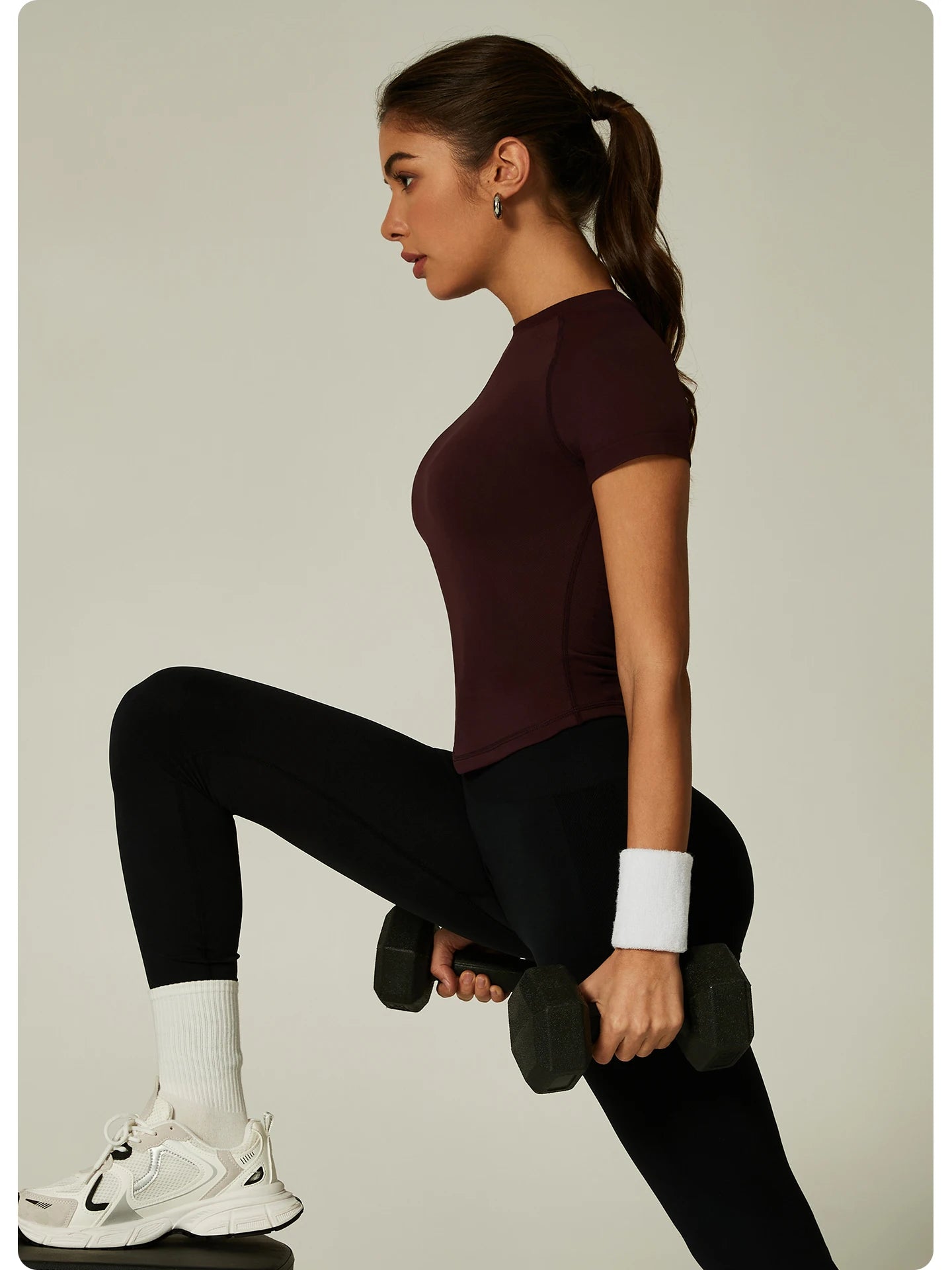 ZHEJIN Seamless Sports T-shirt Women Slim Fit Gym Workout Top Short Sleeve Yoga Shirt Curved Hem Breathable Athletic Sportswear