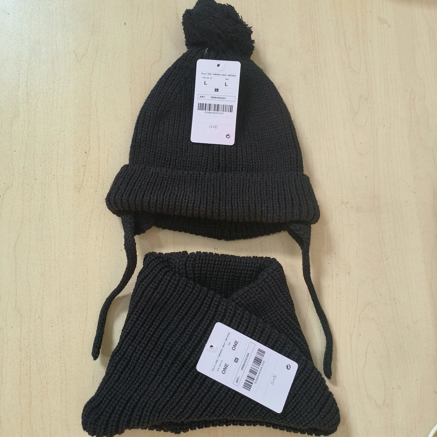 2024 baby girl and baby boy  child children's spring autumn winter Solid knitted hat and knitted infinity scarf