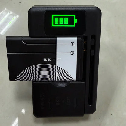 Mobile Battery Charger Universal LCD Indicator Screen USB-Port For Cell Phone Chargers 32-55mm Battery Charging US UK EU Plug