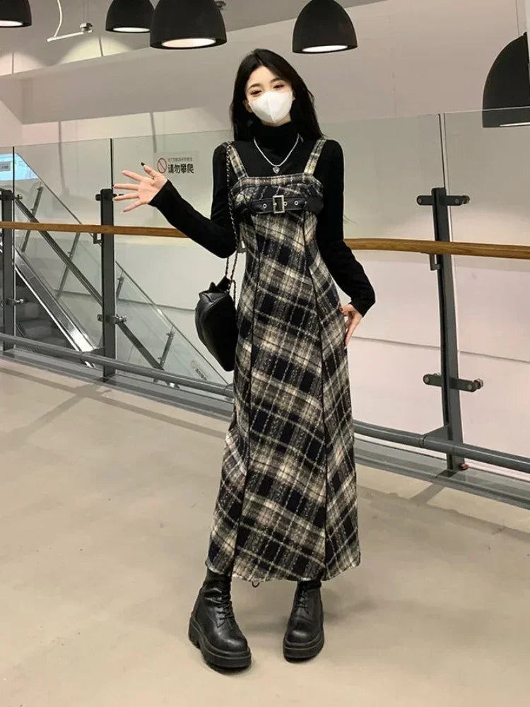 Ensemble deux pièces vintage français décontracté : chemisier moulant et mini-robe élégante et féminine pour femme d'affaires, collection automne 2024 coréenne.