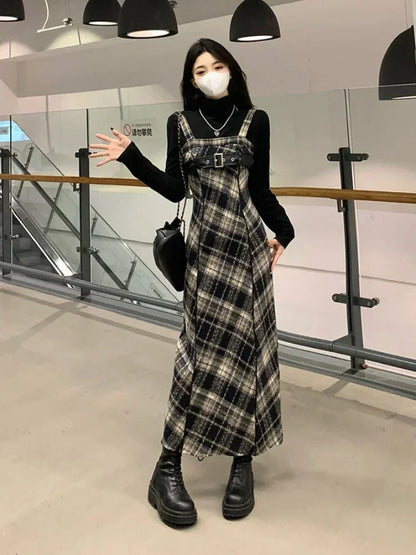 Ensemble deux pièces vintage français décontracté : chemisier moulant et mini-robe élégante et féminine pour femme d'affaires, collection automne 2024 coréenne.