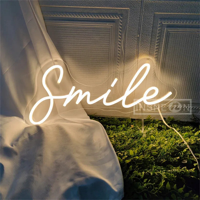 Smile Neon Signs USB-powered Desktop/Bedroom Neon Sign Girl Room Birthday Party Camping Bar Valentine's Day Christmas Decoration