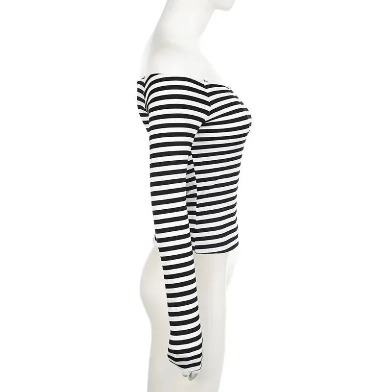 Autumn sexy off shoulder long sleeved black white contrasting color stripes slash neck T-shirt