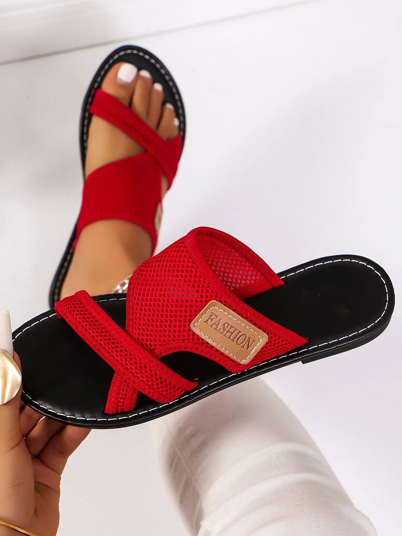 New Women Slippers Flat Sole Casual Soft Big Toe Foot Sandal Shoes Comfortable Beach Lightweight Slippers Women Slides Women