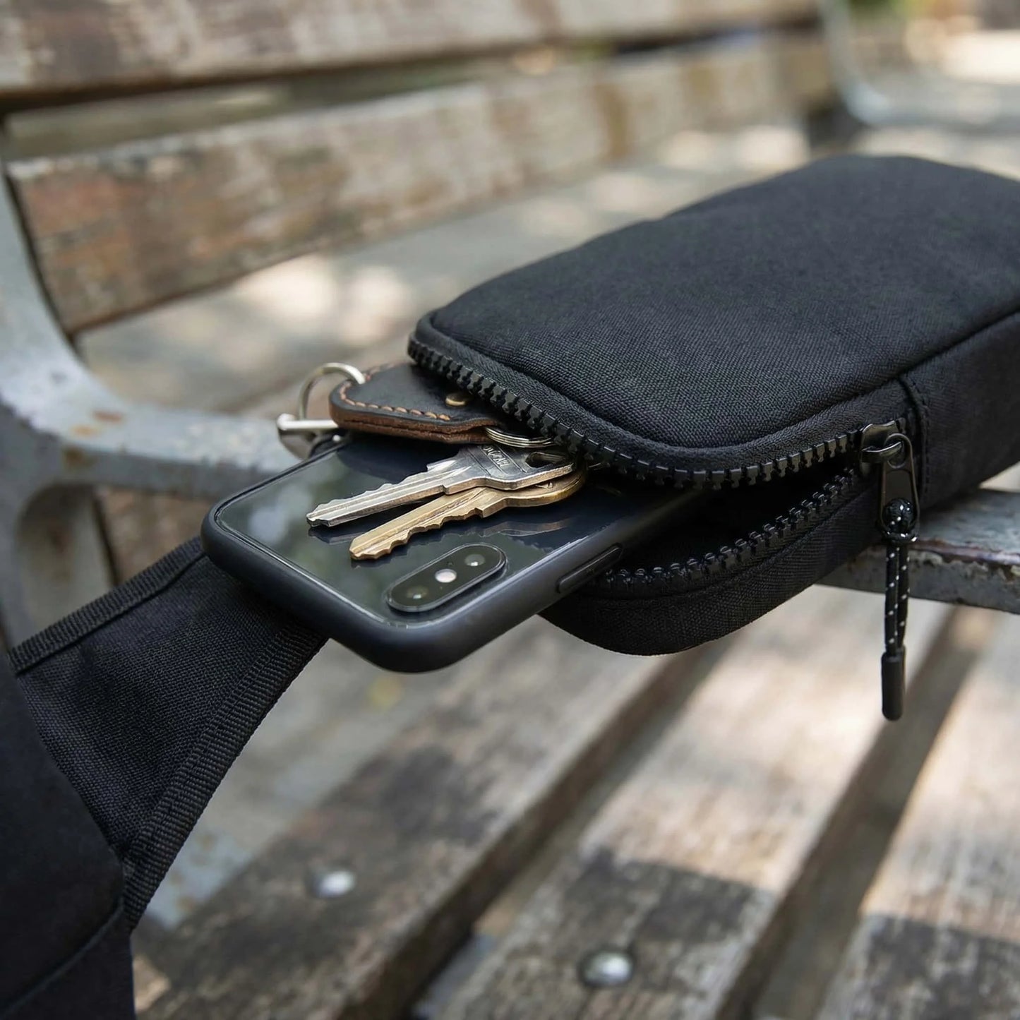 Outdoor Water Cup Pocket Portable Water Bottle Bag Insulated Cup Holder with Pockets for Phone, Keys Water Cup Protective Cover