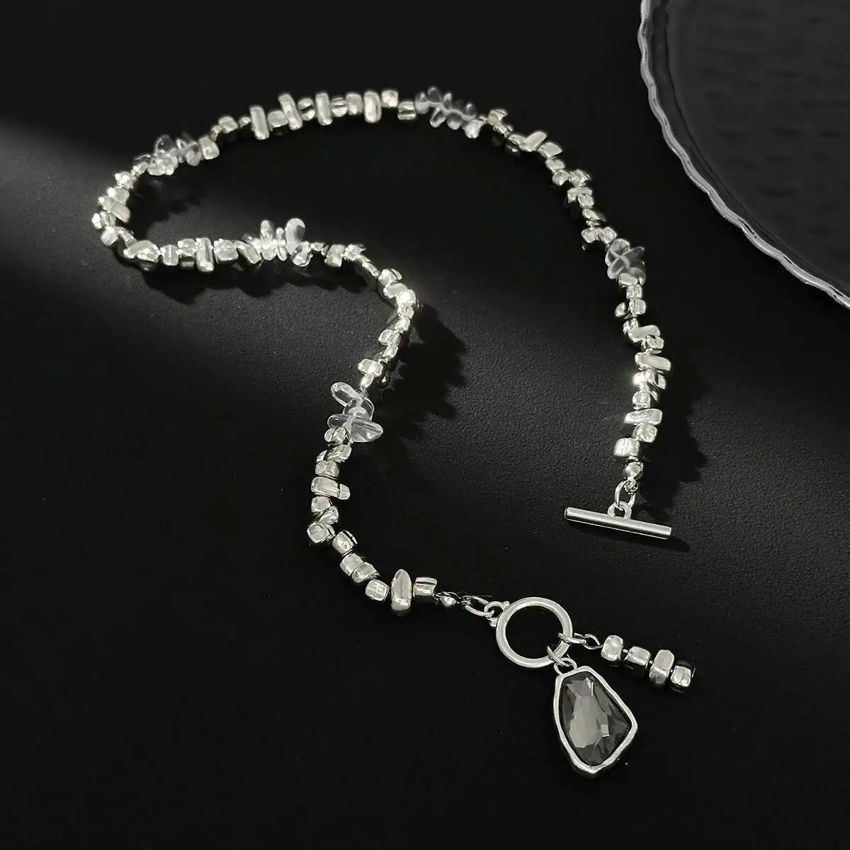 Salircon Irregular Beads Choker Necklace Women Fashion Elegant Black Acrylic Rhinestone Pendant Neck Wedding Party Jewelry Gifts