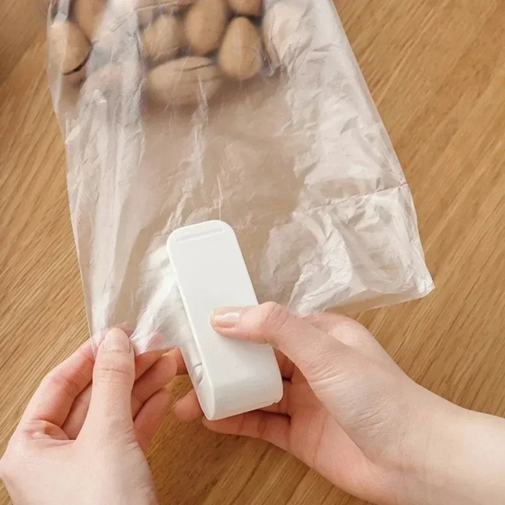Mini Heat Bag Sealing Machine Package Sealer Bags Thermal Plastic Food Bag Closure Portable Sealer Food Packaging Heat Sealer