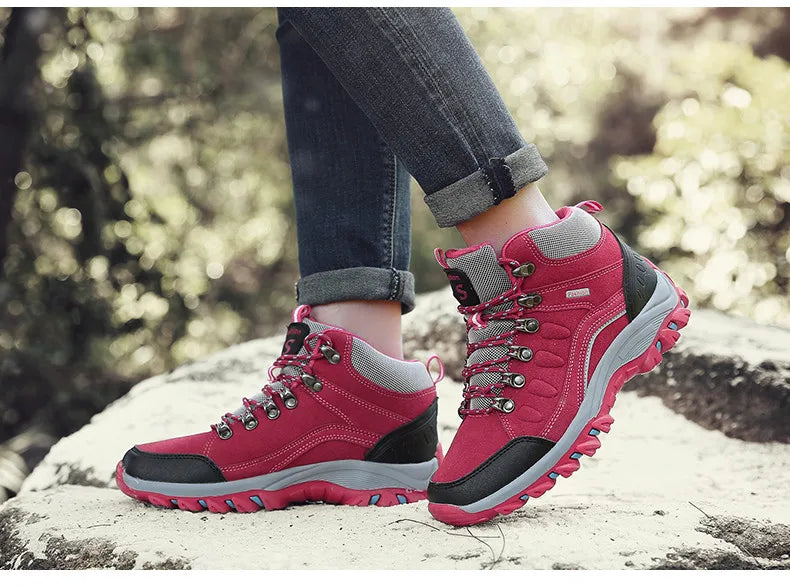 New Men's Winter Boots Warm Plush Snow Boots Outdoor Non-Slip Couple Hiking Boots High-Top Waterproof Sneakers Men's Ankle Boots