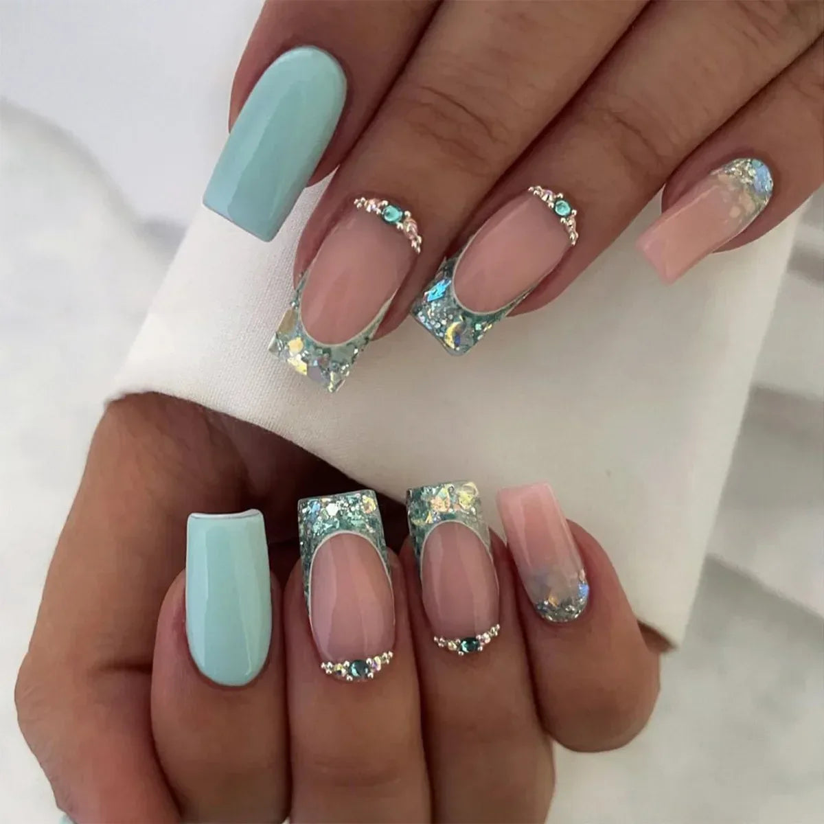Romantic Red Lips Valentine's Day Wearable Fake Nails Frosted White Detachable Finished False Nails Press on Nails with Glue