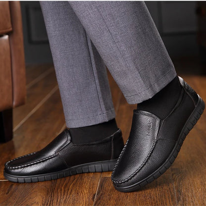 Men Loafers Fashion Slip on Soft Flats Genuine Leather Simple Moccasin Comfy Handmade Man Driving Footwear Non-Slip Boat Shoes