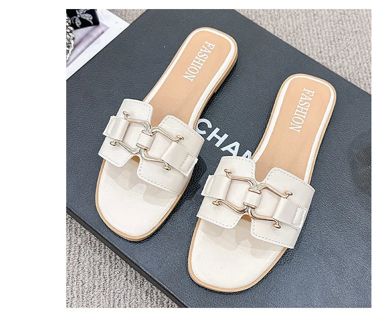 2024European and American Style Summer Fashion Out Flip-flops Flat Leisure Horse with Buckle Temperament One Line Slippers Woman